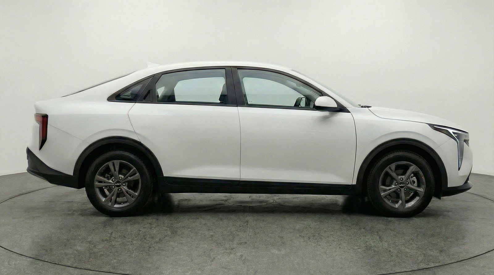 Used 2025 Kia K4 LXS image 11