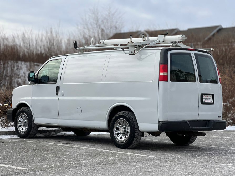Used 2009 Chevrolet Express 1500 image 6