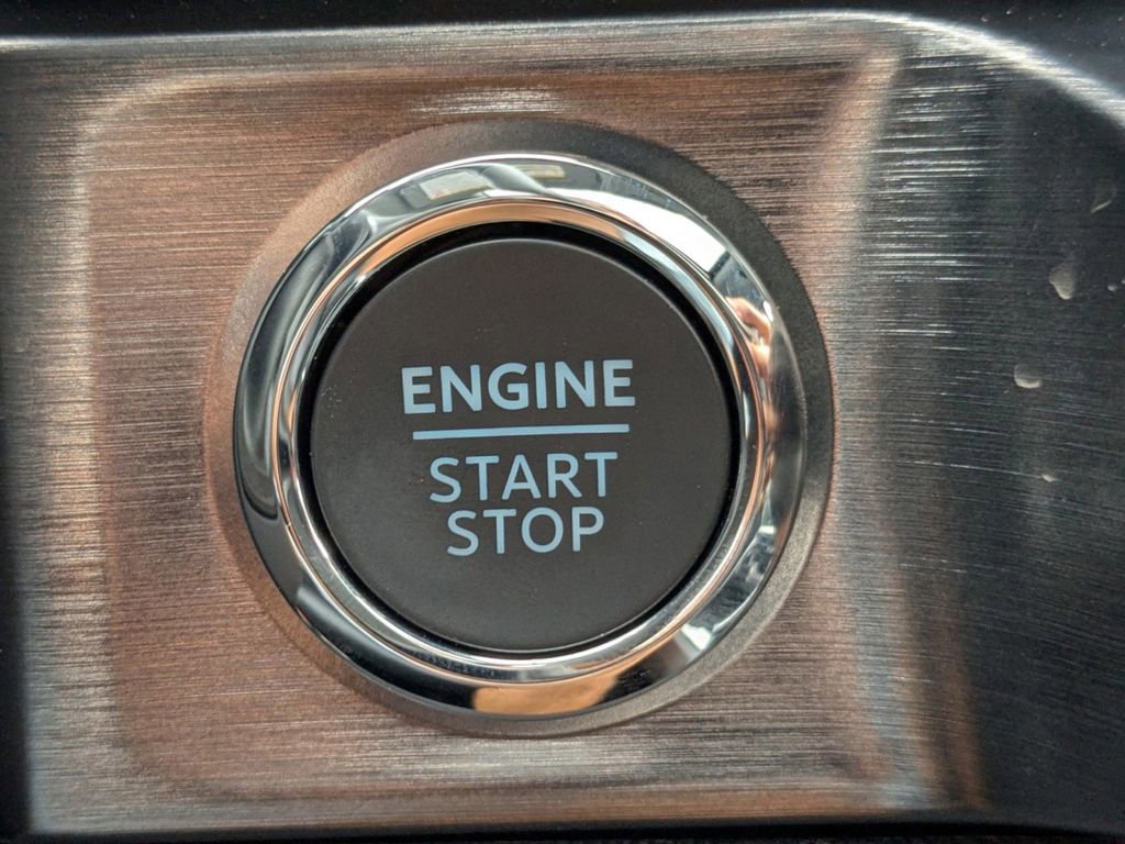 New 2025 Ford F350 Lariat w/ Lariat Ultimate Package image 32