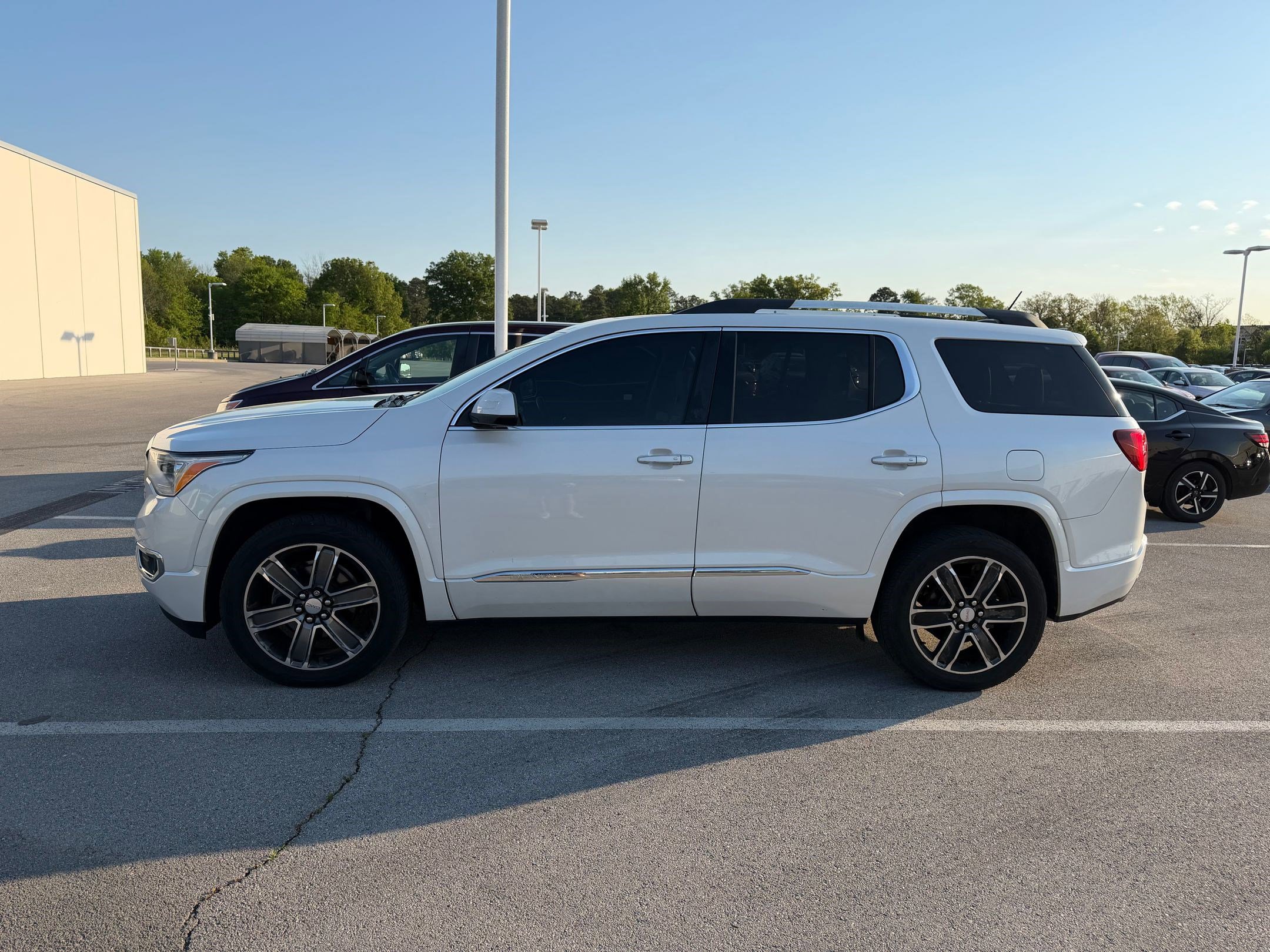 Used 2017 GMC Acadia Denali w/ Technology Package image 2
