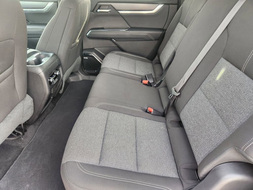 Used 2025 GMC Acadia Elevation image 30