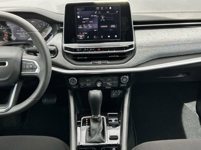 Used 2025 Jeep Compass Sport image 14