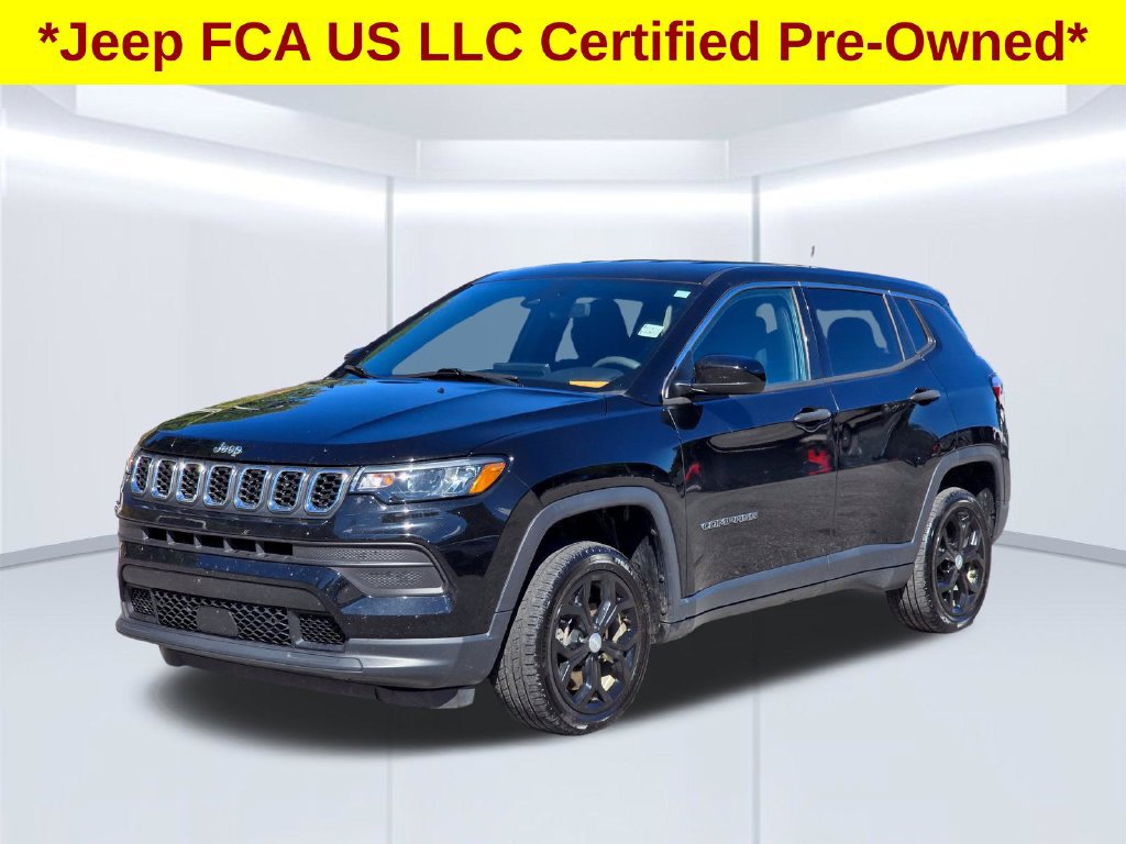Used 2024 Jeep Compass Sport AWD/4WD image 2