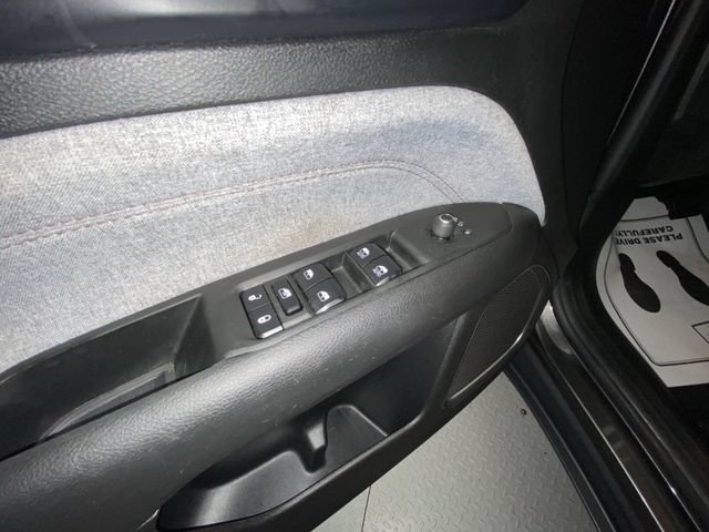 Used 2022 Jeep Compass Latitude AWD/4WD image 13