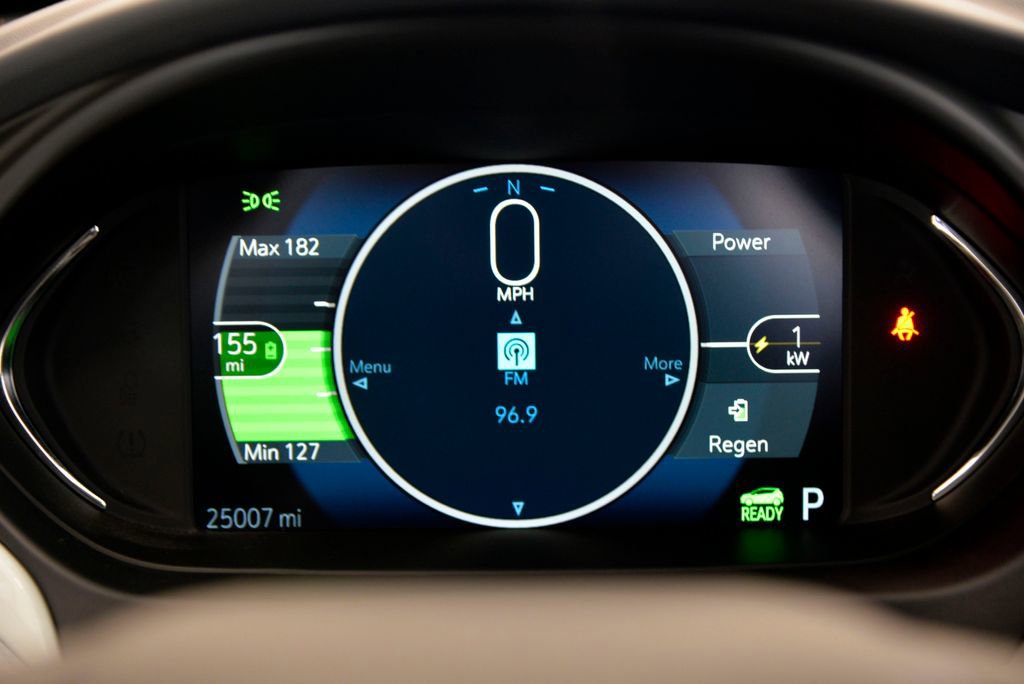 Used 2021 Chevrolet Bolt Premier w/ Infotainment Package image 21