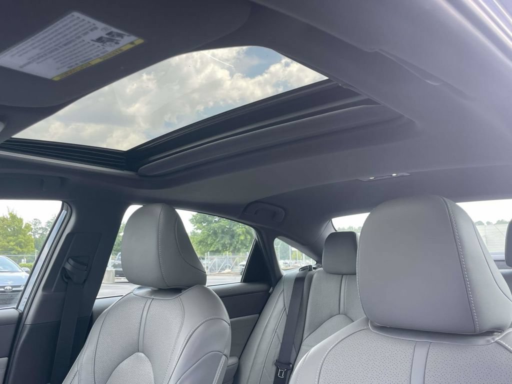 Used 2020 Toyota Avalon Limited w/ Advanced Safety Package FWD image 17