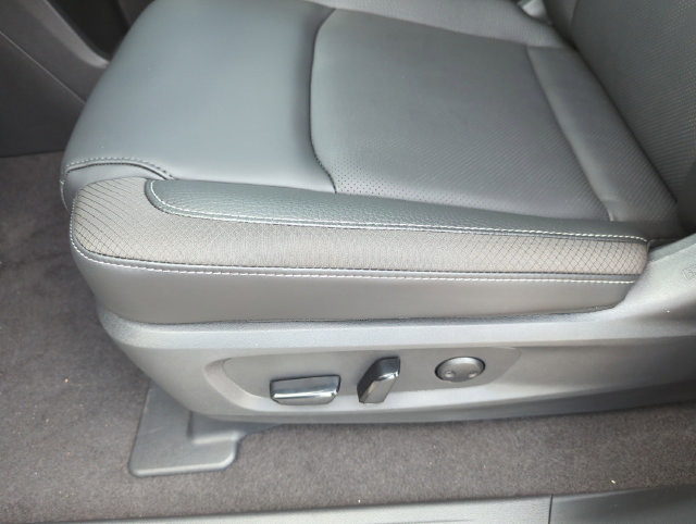 New 2026 Nissan Pathfinder SL FWD image 30