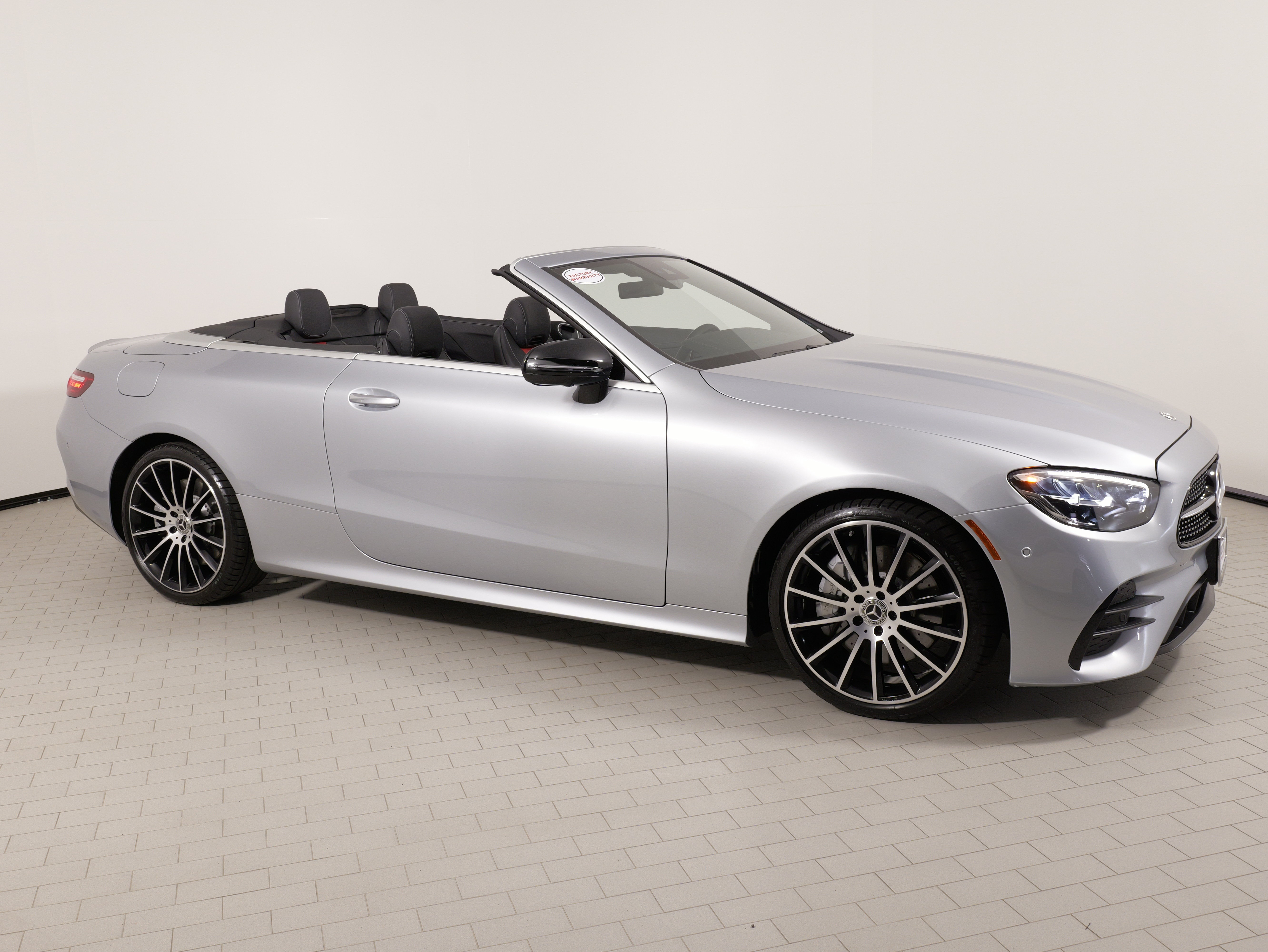 Used 2023 Mercedes-Benz E 450 Cabriolet image 11