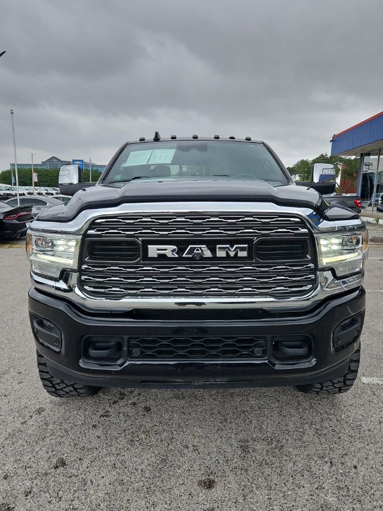 Used 2024 RAM 3500 Limited AWD/4WD image 2