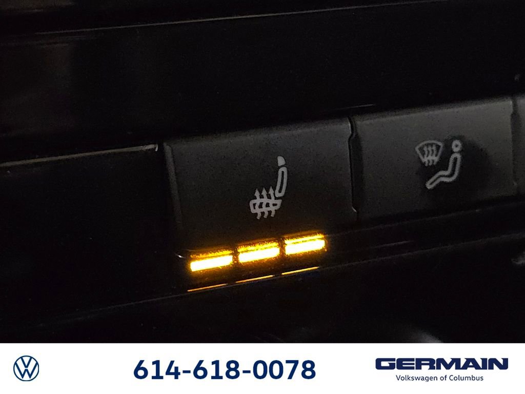 Used 2021 Volkswagen Passat 2.0T R-Line image 39