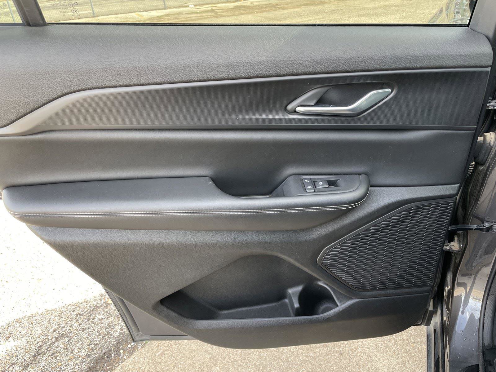 Used 2024 Jeep Grand Cherokee L Altitude image 34