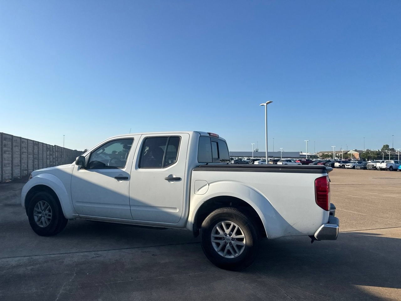 Used 2016 Nissan Frontier SV RWD image 12