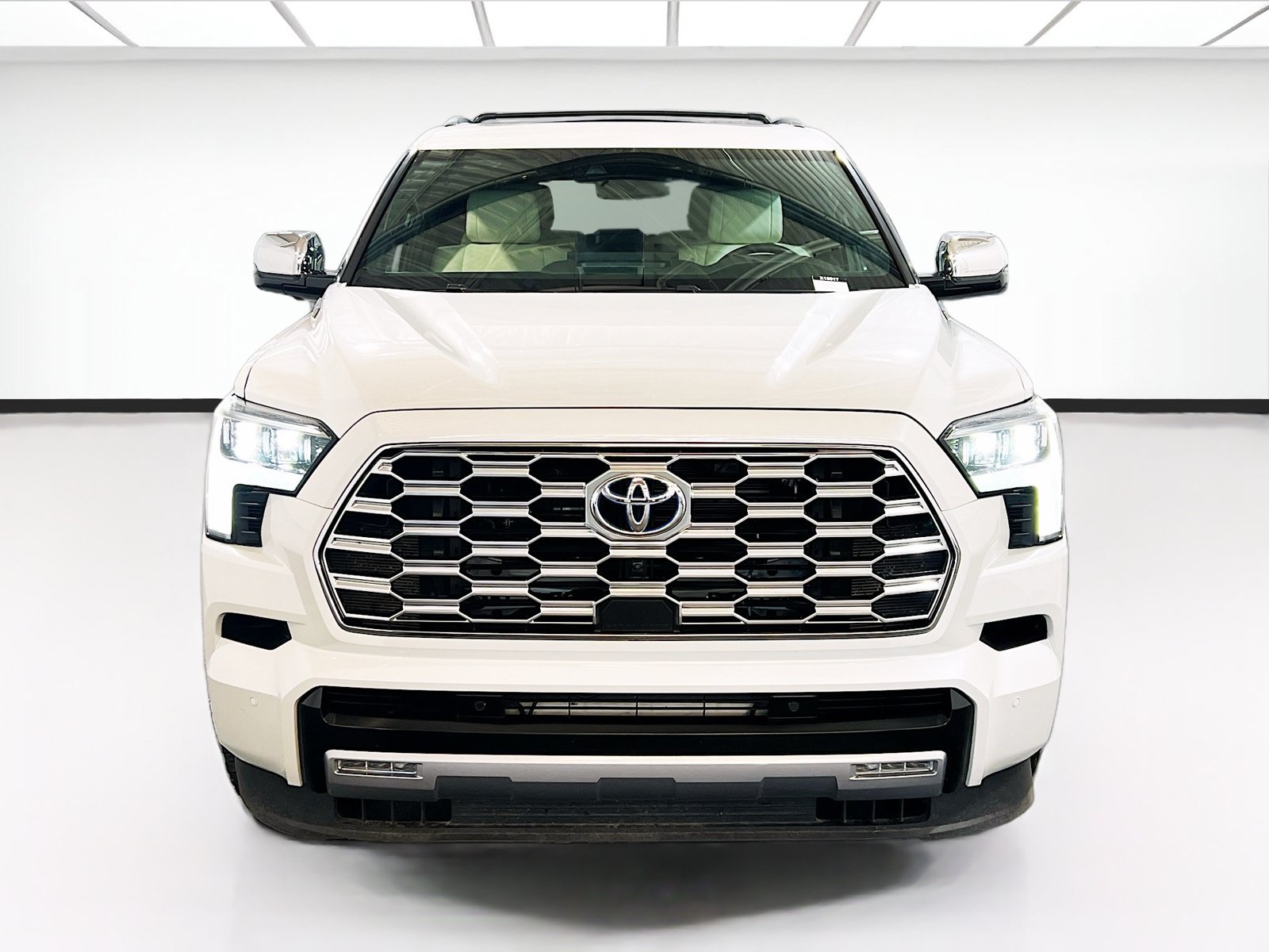 Used 2024 Toyota Sequoia Capstone AWD/4WD image 2