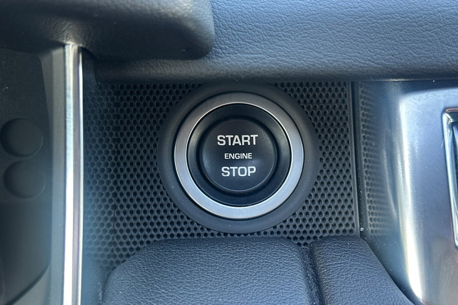 Used 2020 Land Rover Range Rover Sport HSE image 29