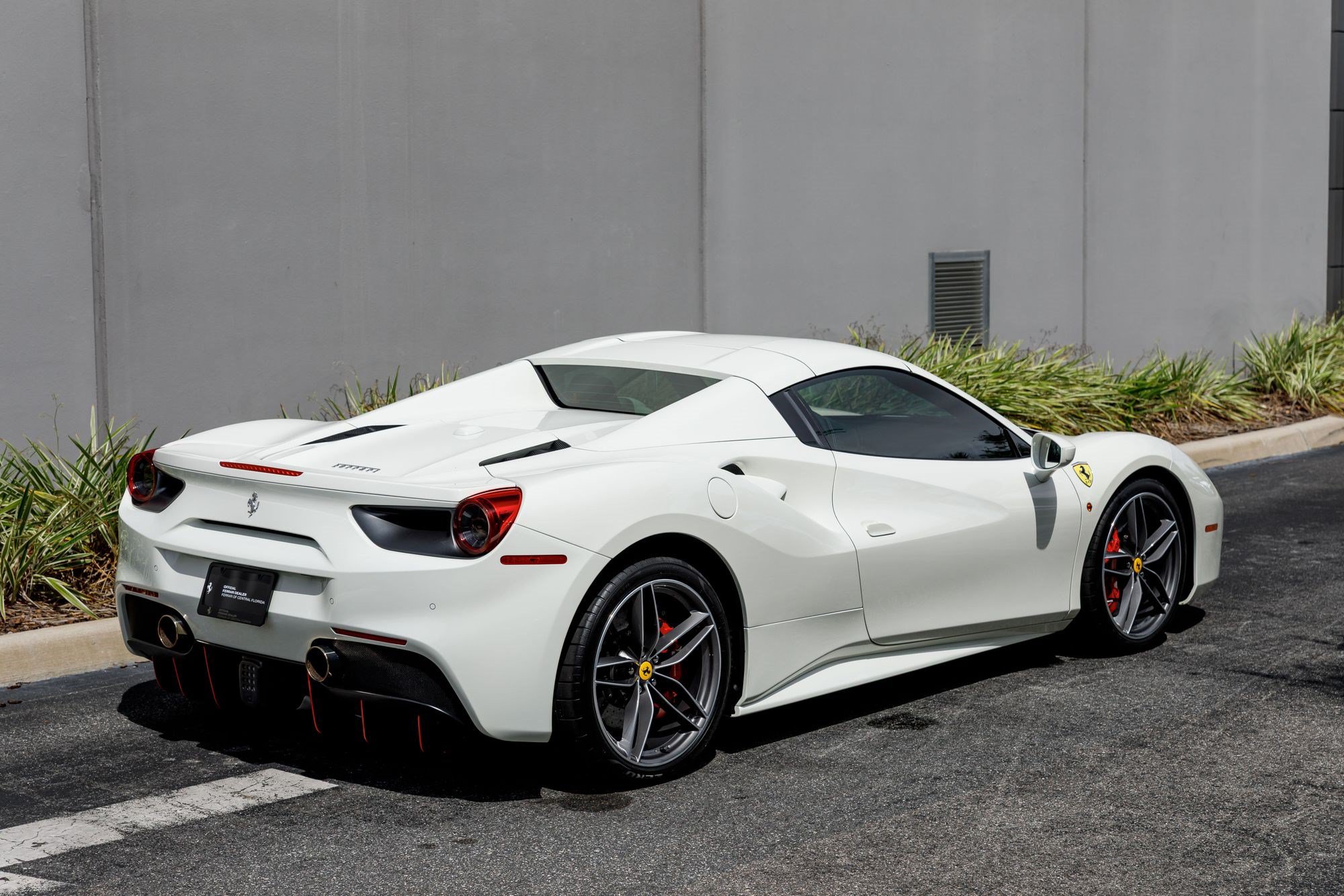 Used 2019 Ferrari 488 Spider RWD image 5