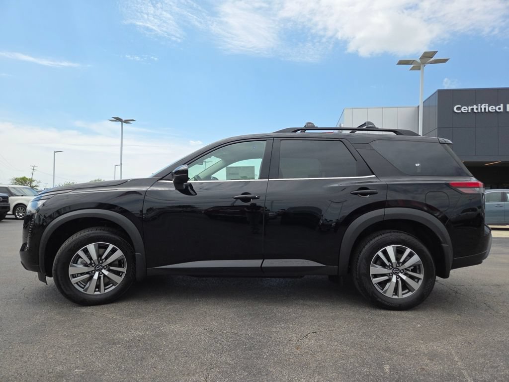 New 2026 Nissan Pathfinder SL AWD/4WD image 13