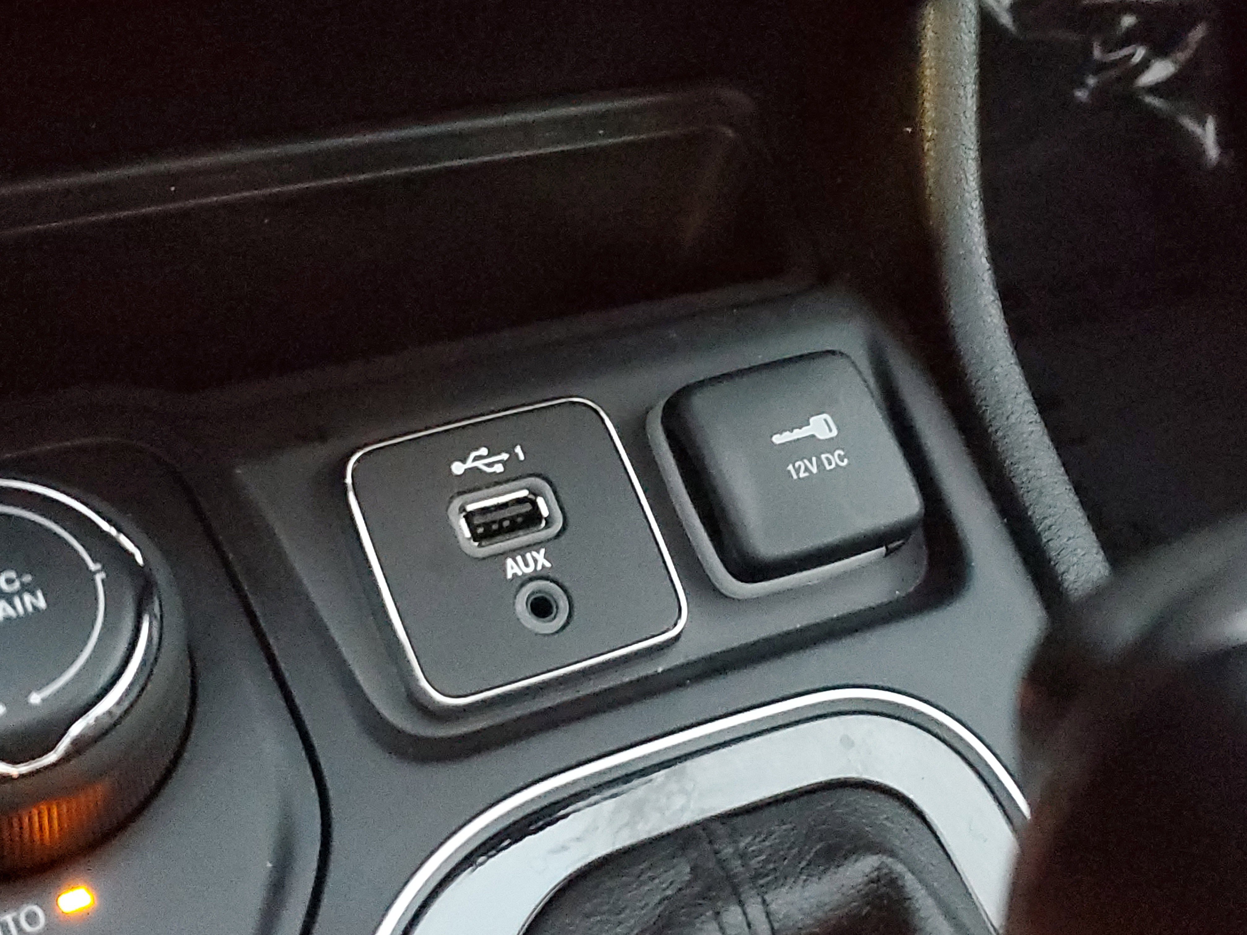 Used 2022 Jeep Cherokee Limited w/ Elite Package image 29