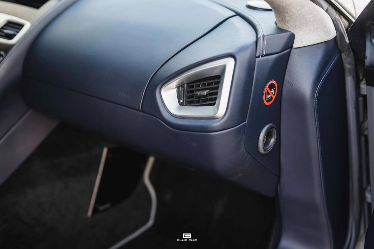 Used 2018 Aston Martin Vanquish S image 28