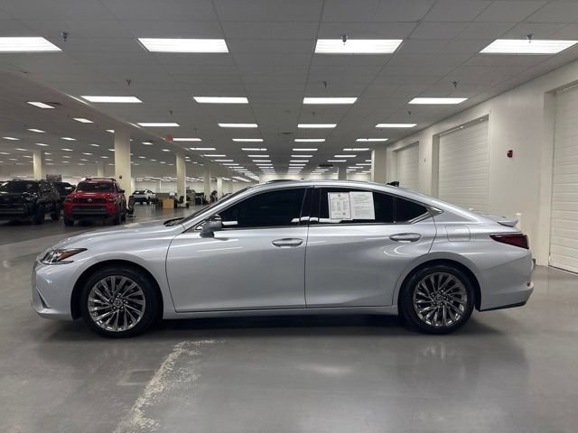 Used 2025 Lexus ES 350 Ultra Luxury FWD image 4