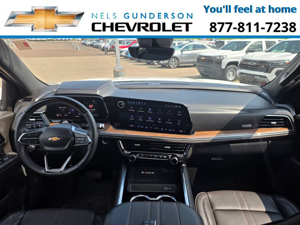 Certified 2025 Chevrolet Suburban High Country AWD/4WD image 15