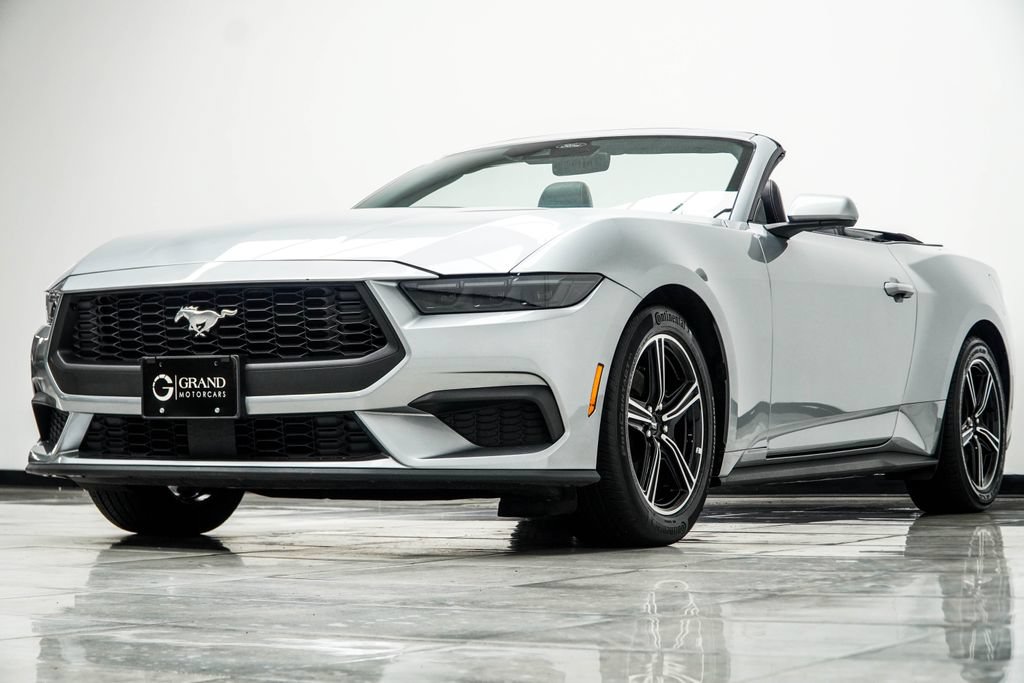 Used 2025 Ford Mustang Premium RWD image 11
