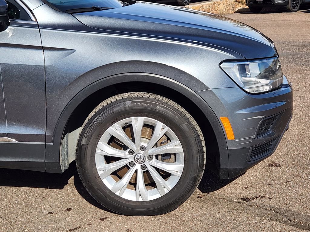 Used 2018 Volkswagen Tiguan SE w/ Panoramic Sunroof Package image 28