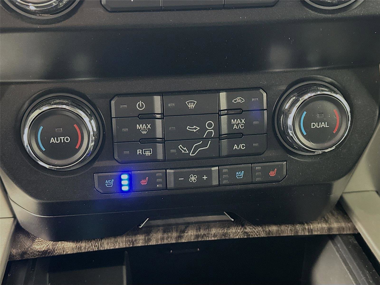 Used 2019 Ford F350 Lariat w/ Lariat Ultimate Package AWD/4WD image 9