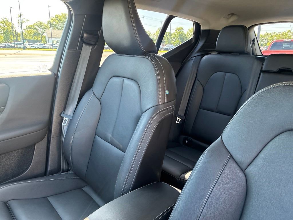 Used 2026 Volvo XC40 B5 Plus AWD/4WD image 10