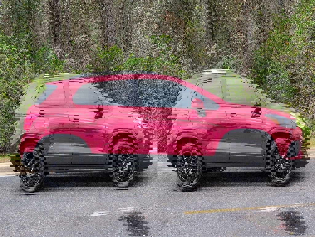 Certified 2022 Chevrolet Trax LT w/ Sport Edition image 2