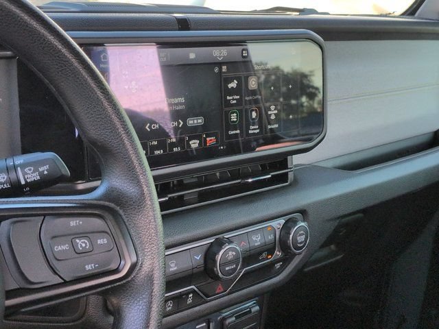 Used 2025 Jeep Wrangler Sport AWD/4WD image 16