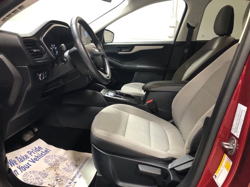 Used 2022 Ford Escape SE w/ Cold Weather Package image 17