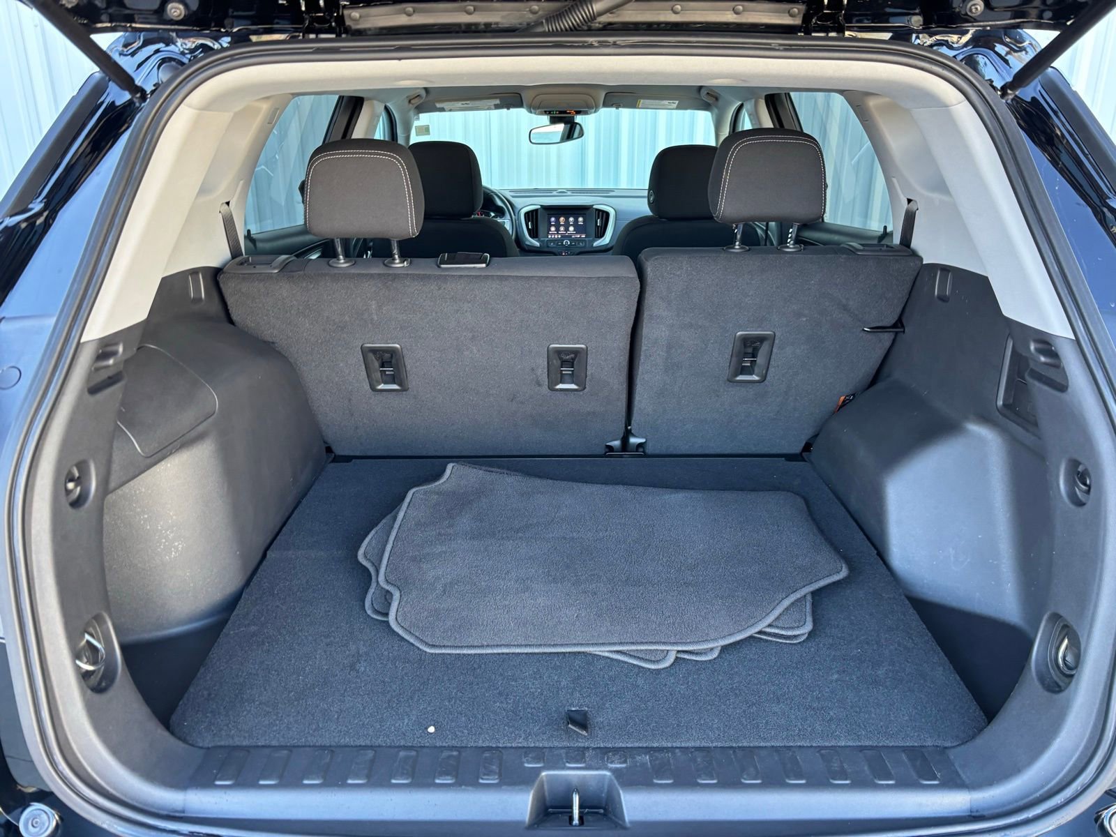 Used 2022 GMC Terrain SLE w/ Driver Convenience Package image 31