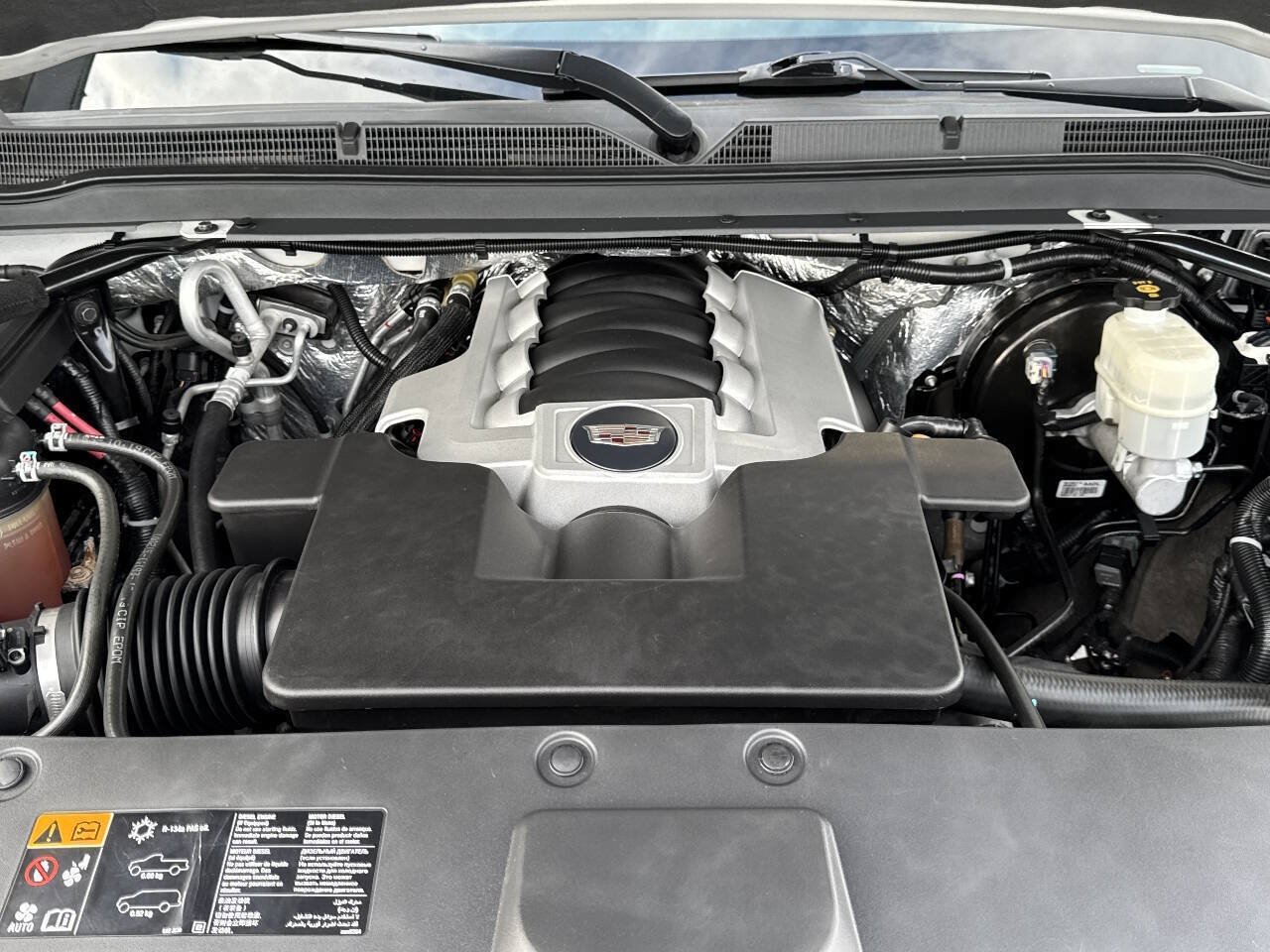 Used 2016 Cadillac Escalade Premium AWD/4WD image 11