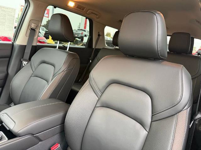 New 2025 Nissan Pathfinder SL image 15
