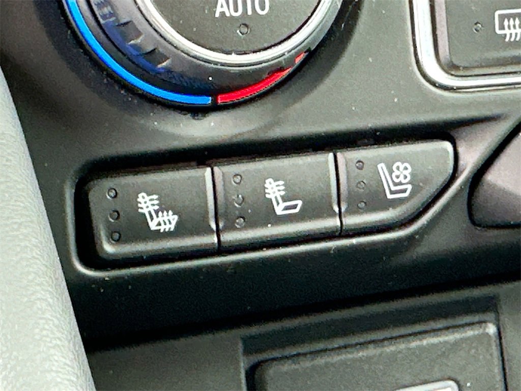 Used 2024 Chevrolet Suburban Premier image 20