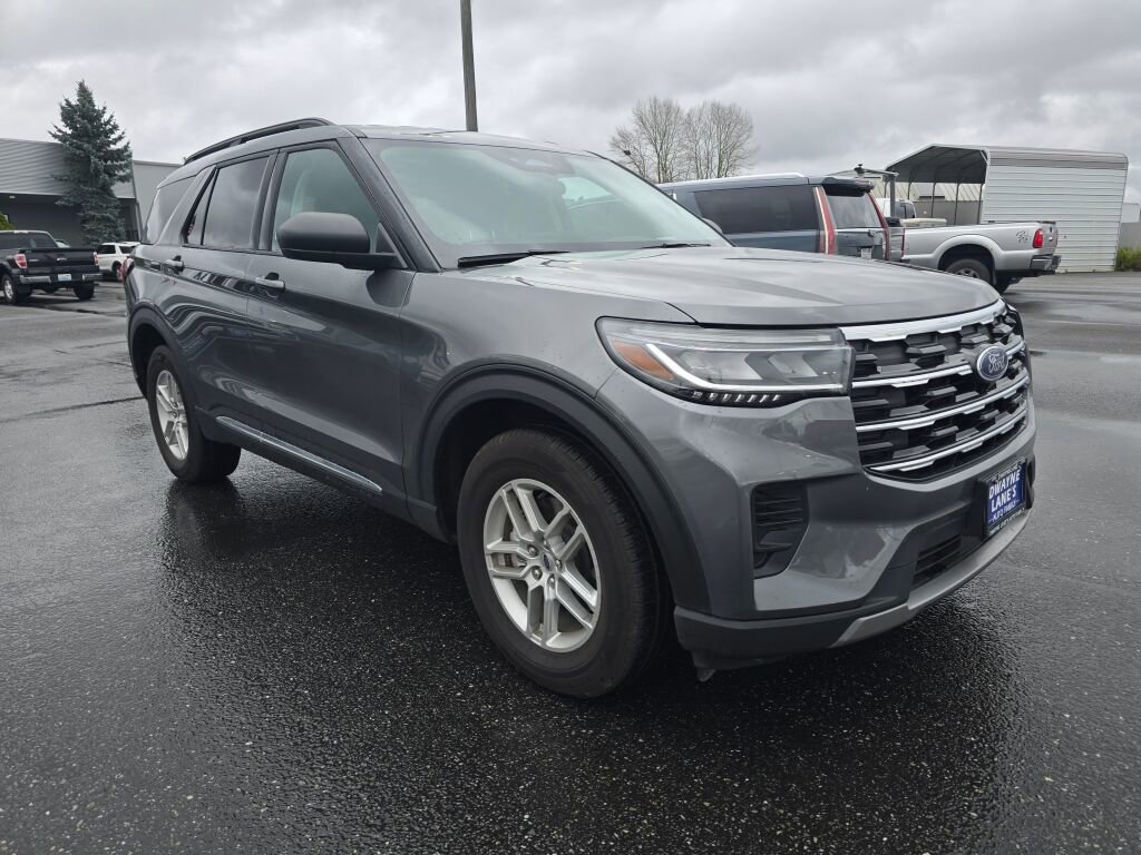 Used 2025 Ford Explorer Active image 3