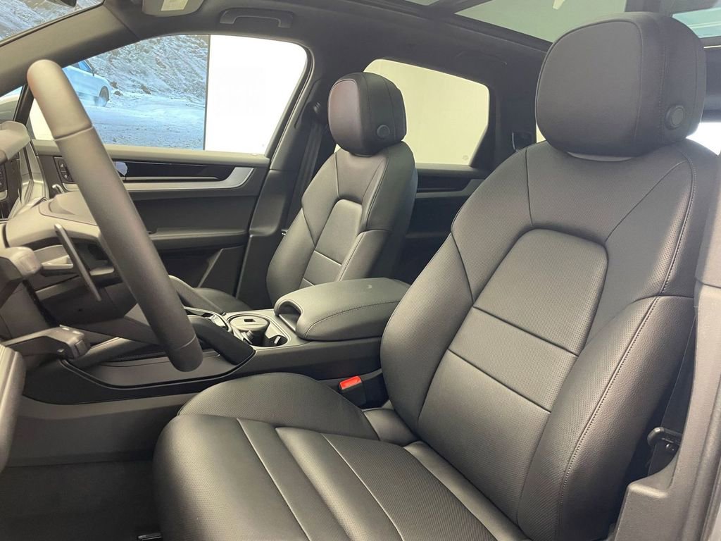New 2026 Porsche Cayenne AWD/4WD image 5