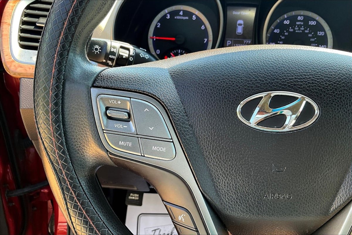 Used 2015 Hyundai Santa Fe GLS AWD/4WD image 11