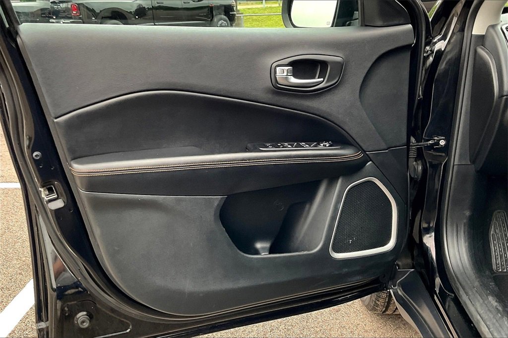 Used 2019 Jeep Compass Limited image 23