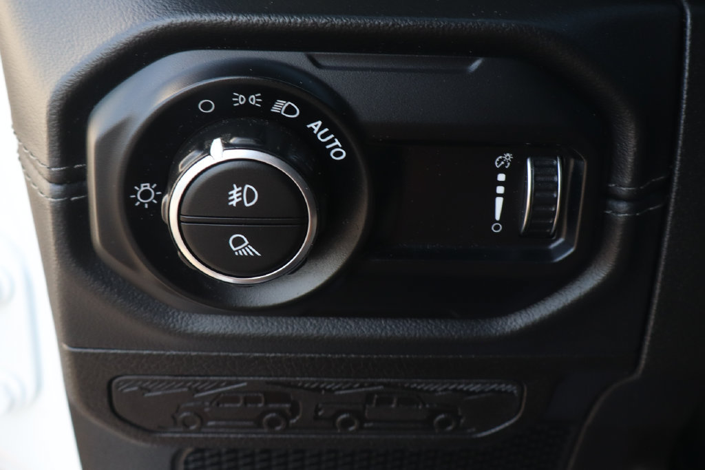 Used 2024 Jeep Gladiator Mojave AWD/4WD image 24