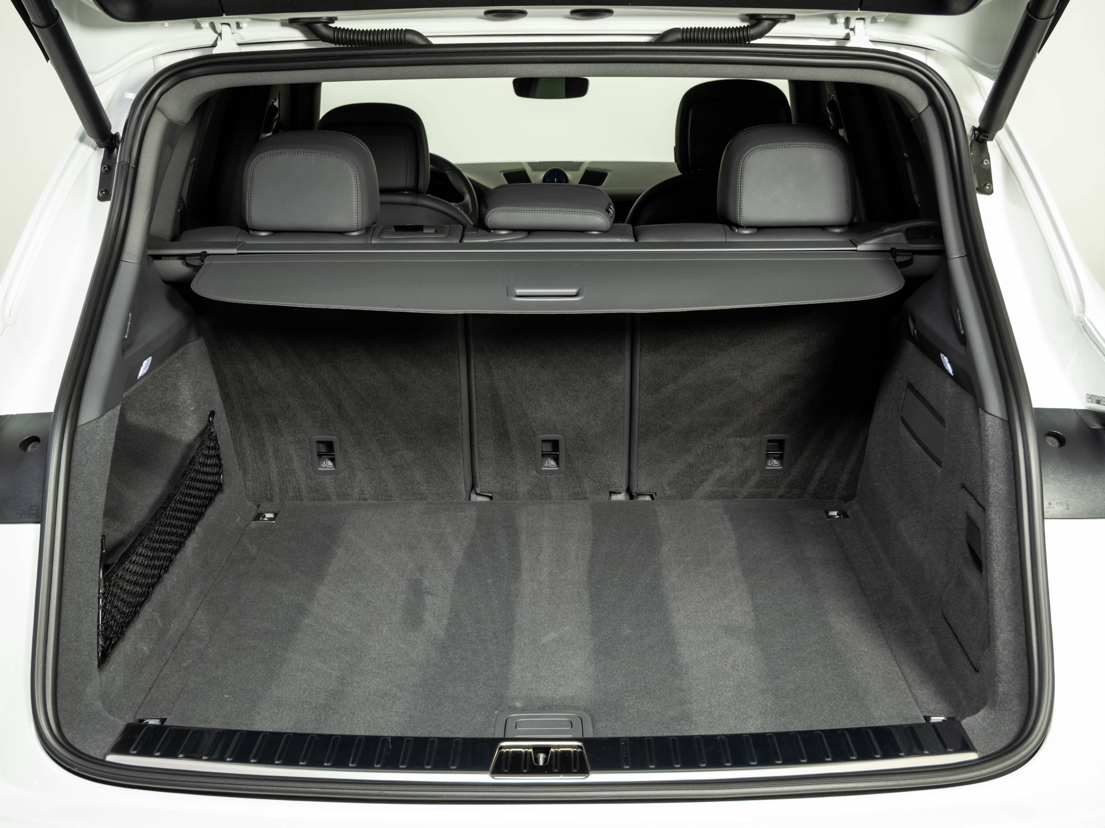 Certified 2023 Porsche Cayenne AWD/4WD image 30