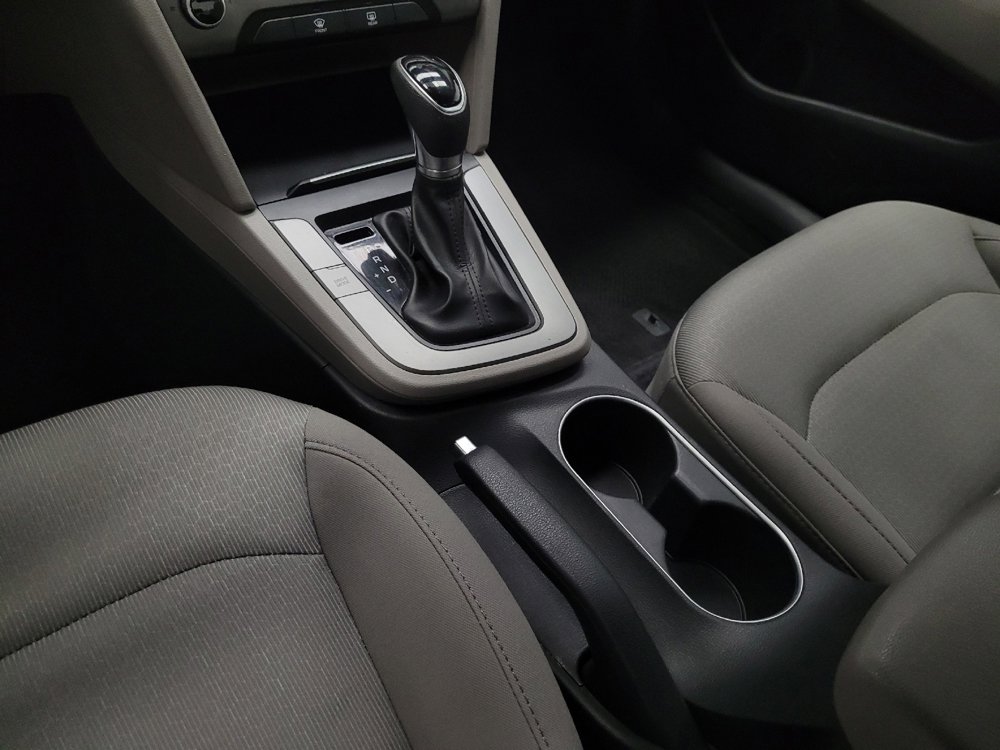 Used 2017 Hyundai Elantra SE image 23