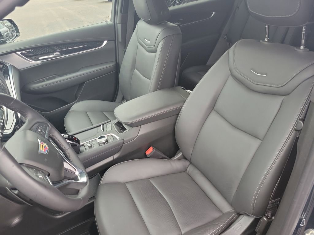 Used 2024 Cadillac XT6 Premium Luxury w/ LPO, Floor Liner Package image 5