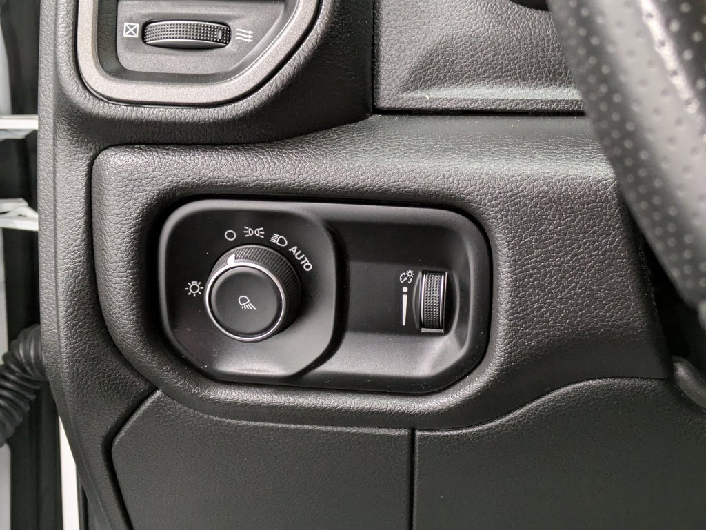 Used 2024 RAM 2500 Tradesman w/ Chrome Appearance Group image 20