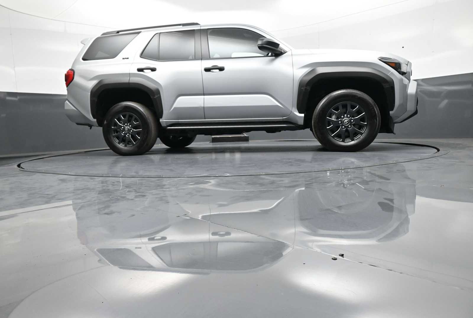 Certified 2025 Toyota 4Runner SR5 AWD/4WD image 29