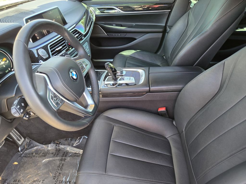 Used 2019 BMW 740i xDrive 740i xDrive w/ M Sport Package image 11