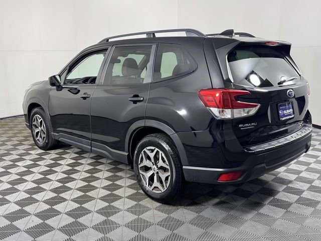 Used 2020 Subaru Forester Premium image 8