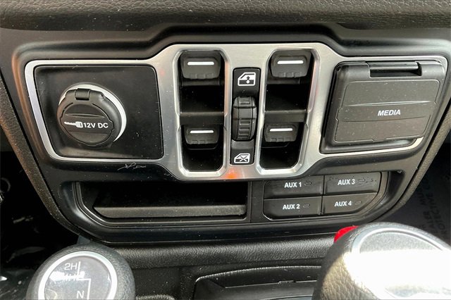 Certified 2024 Jeep Wrangler Sport S image 30