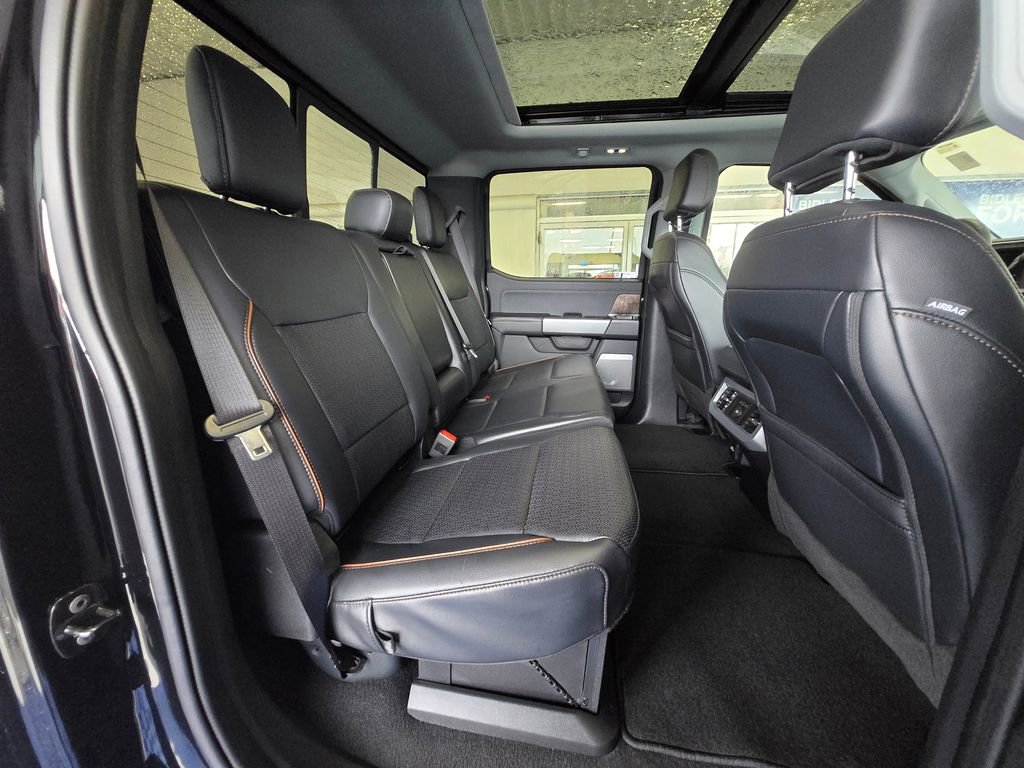 Used 2025 Ford F250 Lariat w/ Chrome Package image 24