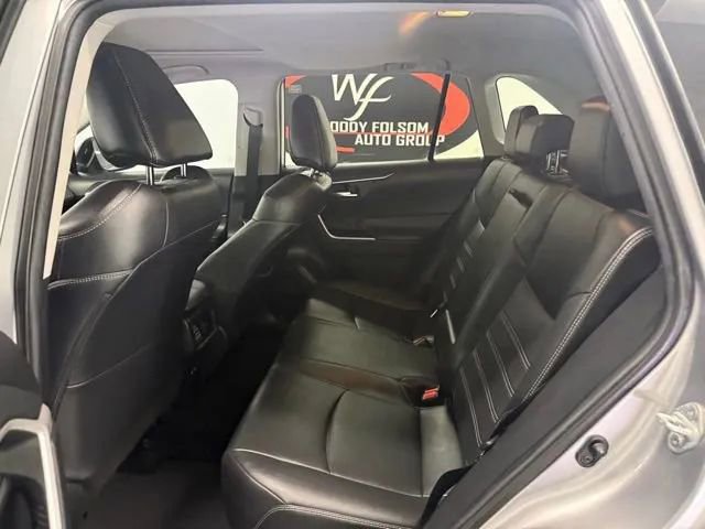 Used 2021 Toyota RAV4 XLE Premium image 16